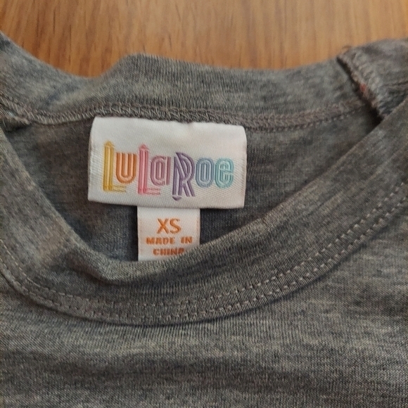 LuLaRoe Randy Tee 3/4 Sleeve Raglan grey red blue size XS - Picture 3 of 5